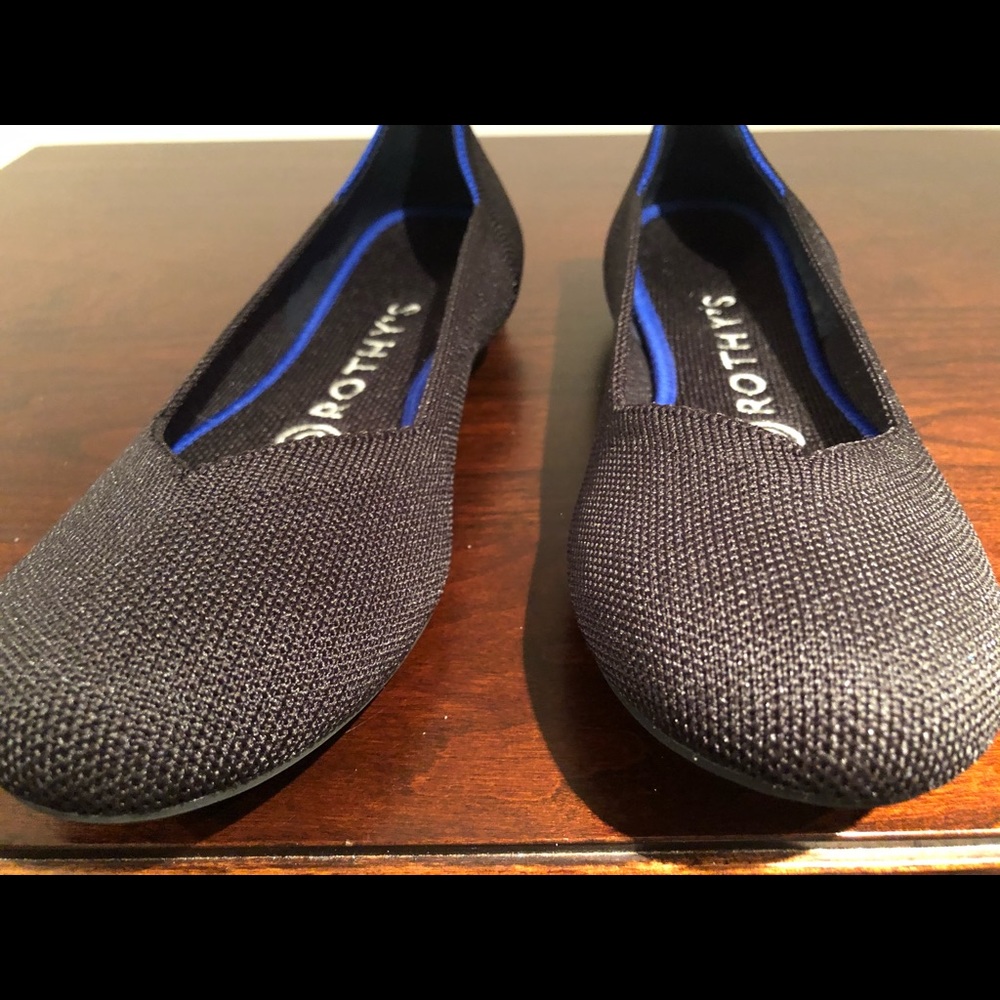 Rothy’s black solid flats